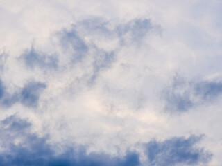 夜明けの雲が多い空03