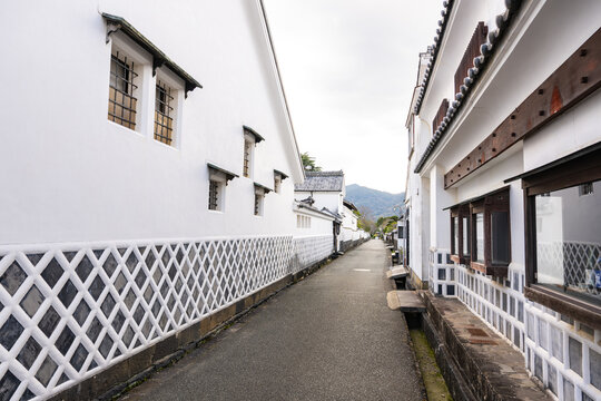山口県の萩の武家屋敷群のある街並み