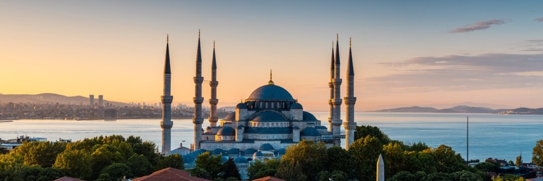 Panoramic of the Blue Mosque at sunrise, Istanbul, Turkey