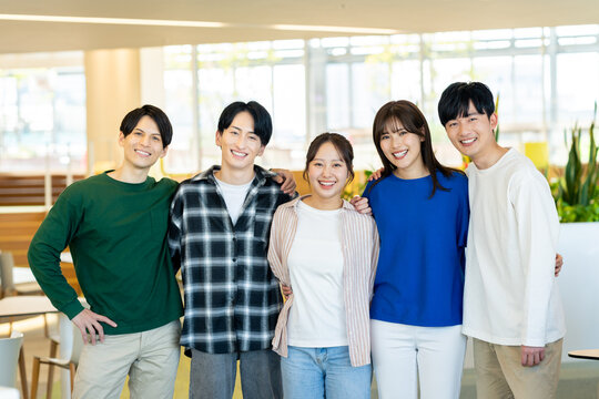 大学生のポートレート　撮影協力：学校法人電波学園　東京電子専門学校