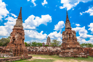 Fototapeta premium Ruins of temples in Ayutthaya period.Ruins of temples in Ayutthaya period Once prospered and destroyed. comprises of the ruins of temples and palaces of the capital of the ancient Ayutthaya Kingdom
