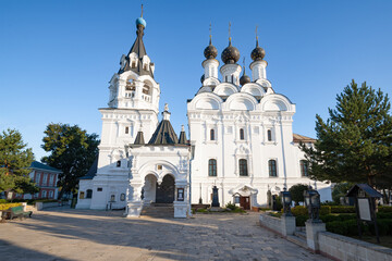 Fototapeta premium The ancient Cathedral of the Annunciation of the Blessed Virgin Mary in the Annunciation Monastery on a sunny September morning, Murom
