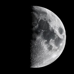 Half Moon Phase &ndash; High-Resolution Astronomical Photograph