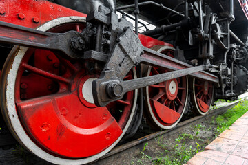 Red wheels