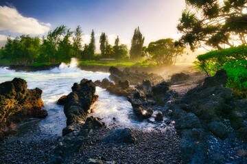 splashing waves in hawaii