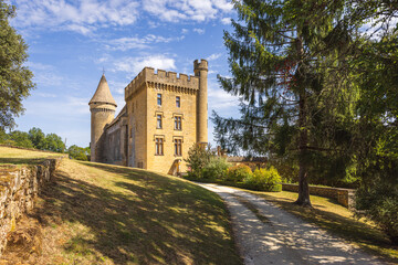 Obraz premium View to the castle The Château de Puymartin