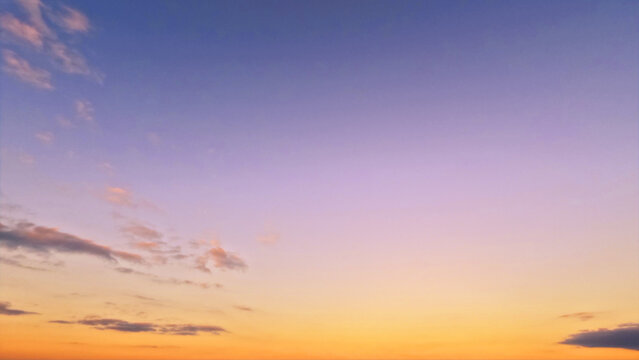 pretty sundown golden clouds on the sky backdrop - photo of nature