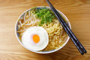 インスタントラーメン