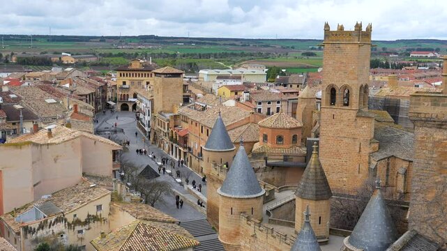 Capturing a panoramic view of the medieval royal palace of olite, a luxurious fortification in olite, navarre, spain, showcasing its stunning architecture and rich history