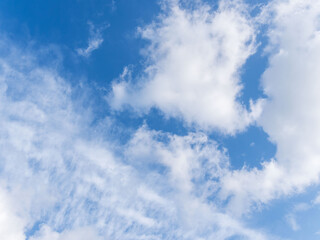 Obraz premium 春の山から 青空と雲111