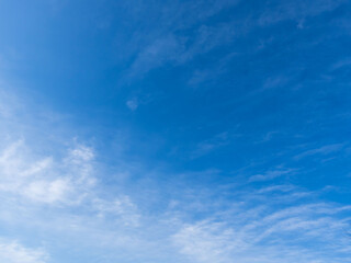 Fototapeta premium 春の山から 青空と雲150