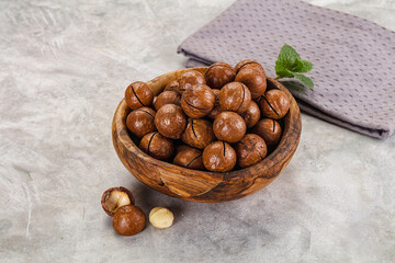 Sweet macadamia nut in the bowl