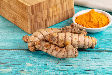 Fresh aroma tumeric roots heap