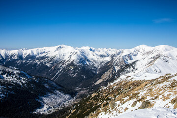Wysokie Tatry w pogodny dzień