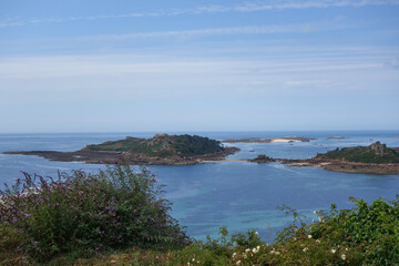 Fototapeta premium View of the granite coast near Trebeurden