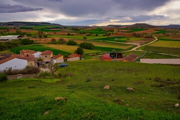 Campos, fincas de la localidad de Valdezate es un municipio y localidad de España, en la provincia de Burgos. © Ivan