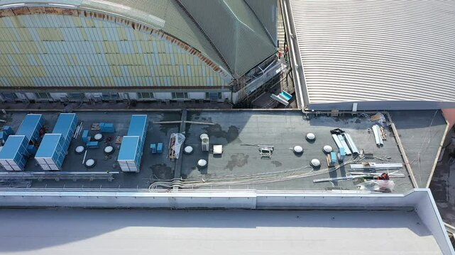 capannone della fiera del levante visto dall'alto durante i lavori di ristrutturazione