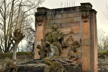 Sculpture monumentale appelée « Le Mont des Oliviers » près du chevet  de l’Eglise des Jésuite à Molsheim en Alsace
