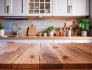 vue d'une table en bois avec un arrière-plan de cuisine flou