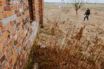 Exploring an abandoned red brick house – urban exploration through decay, mystery, and forgotten...