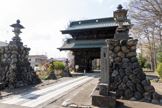 妻沼聖天山の貴惣門