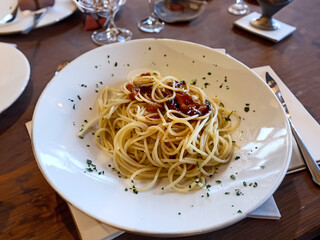 Spaghetti al Pomodoro con Prezzemolo