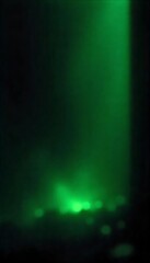 Obraz premium Generative AI image of an mysterious green light in the darkness