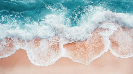 Obraz premium ocean breaks on shore