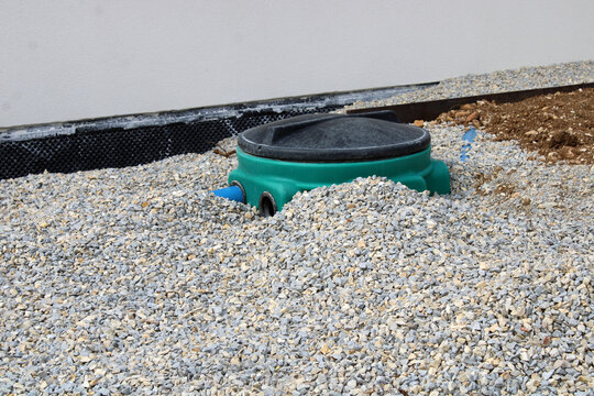 Fosse sceptique de la maison, installation souterraine