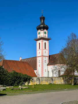 Kirche Sankt Peter und Paul in Laupheim