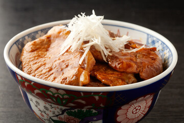 豚丼