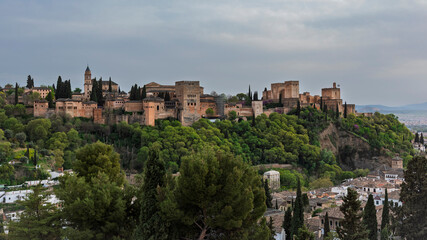 Diferentes vistas panorámicas de la Alhambra de Granada desde el Albaicín, España