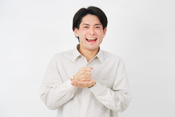 男性　20代　ひらめく　白背景