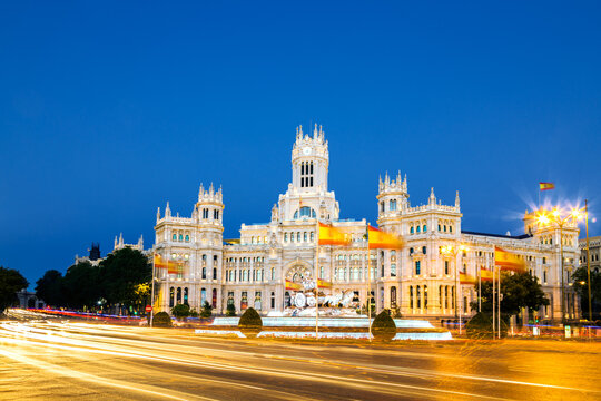 Plaza de Cibeles with fountain at night, Madrid, Spain
