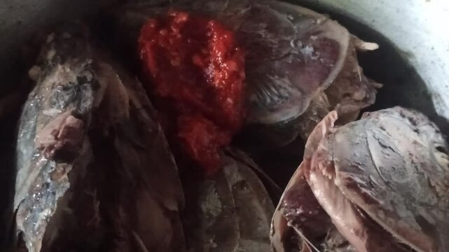 red spices for cooking skipjack tuna