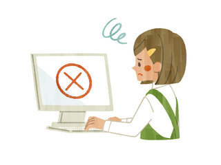 困った表情でパソコンを使っているエプロンを着用した女性-ガッシュ