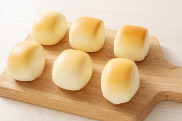 Milk Small Steamed Buns