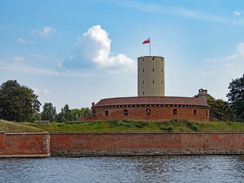 Au&szlig;enansicht der historischen Festung Weichselm&uuml;ndung in der N&auml;he von Danzig, Polen