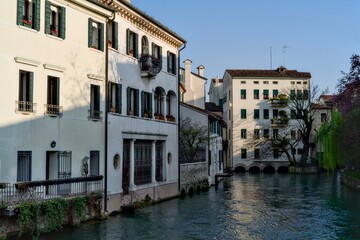 Fototapeta premium Camminare e fotografare le bellezze dell’Italia nelle sue parti più affascinanti e nascoste 