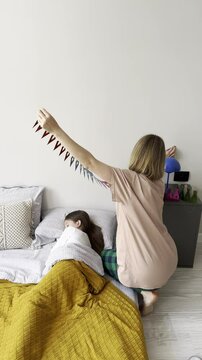 Child gets surprise wake up with fun decorations