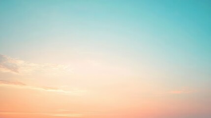 Obraz premium Subtle color gradient of a serene twilight sky.