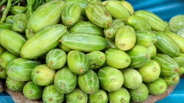Fresh Pointed Gourd (Parwal) &ndash; Organic Green Vegetable