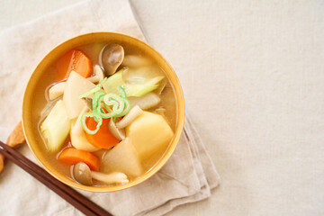 野菜たっぷり・具沢山のお味噌汁