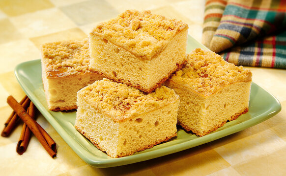 bolo de ma&ccedil;&atilde; com deliciosa farofa doce crocante 