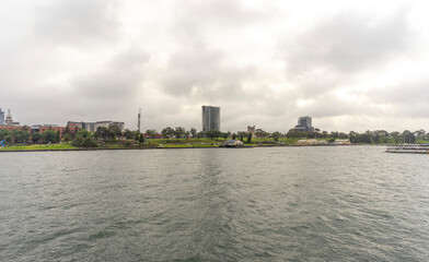 Fototapeta premium Landscape view of Corio Bay off the coast of ​​Geelong at evening time in Geelong, Australia