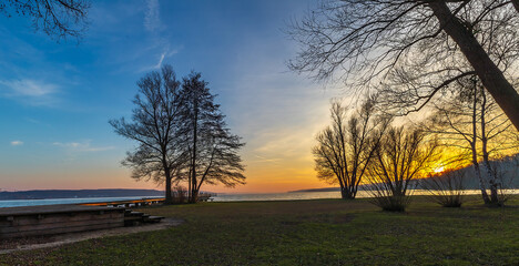 Traumhafter Sonnenuntergang am Tollensesee in Neubrandenburg