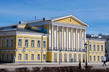 Obraz premium Building of the merchant era in the center of Kostroma