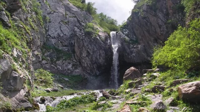 64-foot Glen Ellis Falls drops powerfully over granite formations in the scenic Pinkham Notch area, a stunning natural attraction in the White Mountains of New Hampshire.
