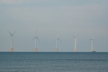 北海道石狩　洋上風力発電の風車