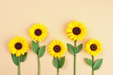 Fototapeta premium bunch of sunflowers sitting on top of a table